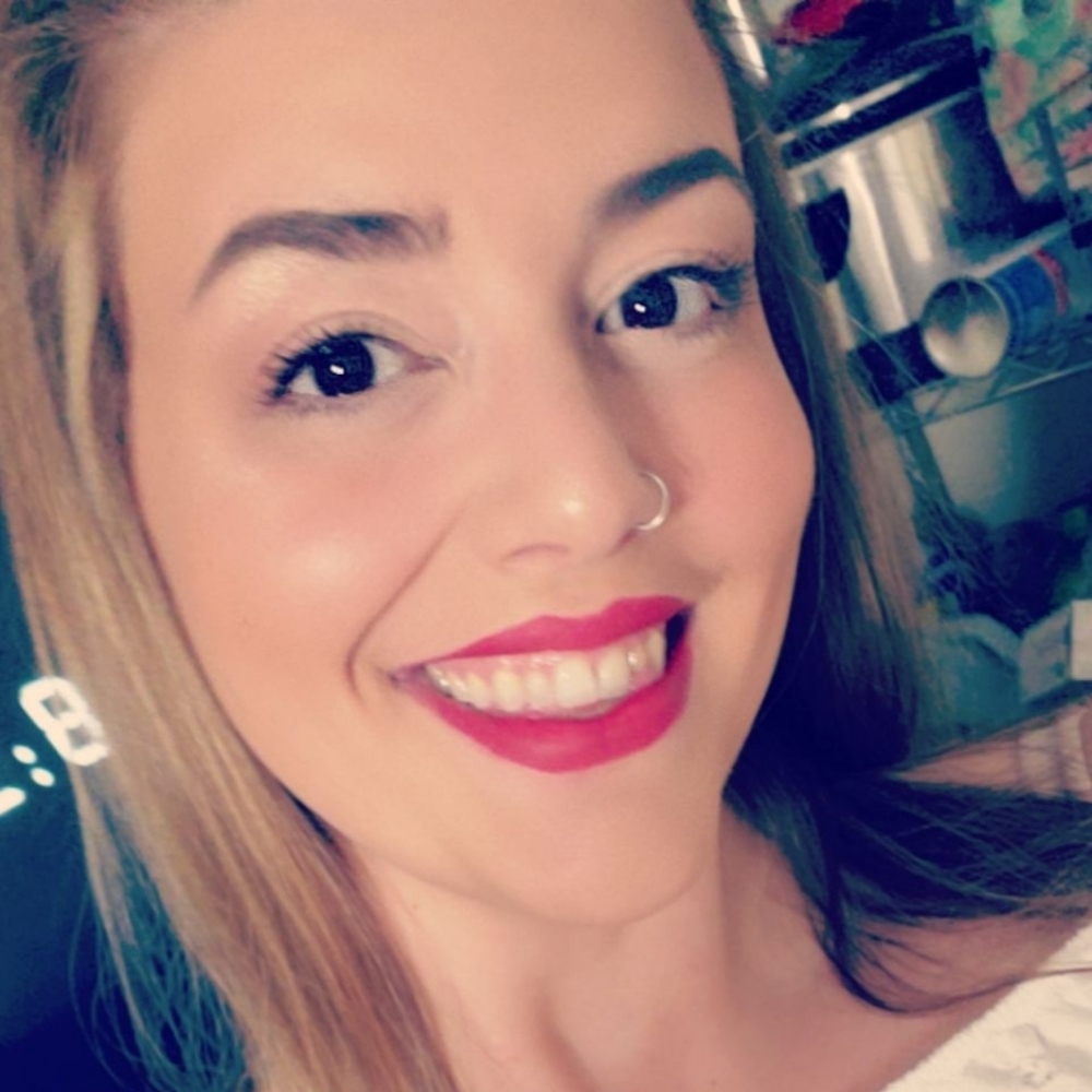 Meet your Posher, Becca!